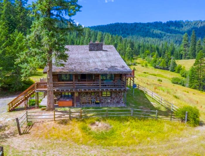 Red Horse Mountain Lodge