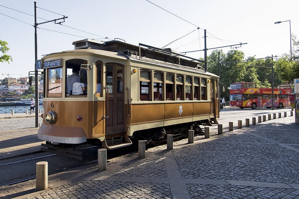Douro tram